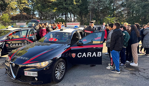 L'Arma dei Carabinieri incontra gli studenti viagrandesi