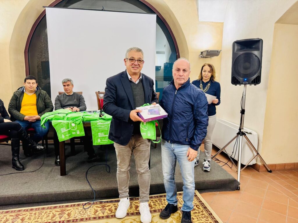 Viagrande. Premiati i cittadini virtuosi nel riciclo del vetro